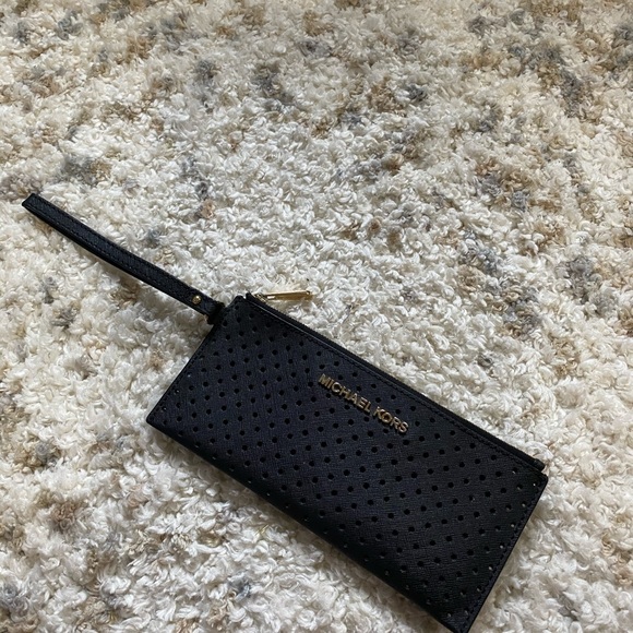 Michael Kors Wallet - Picture 1 of 3